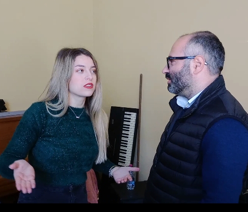 Musica, la cantautrice Alessandra Formica presenta il suo album “Lady Guitar” (VIDEO)