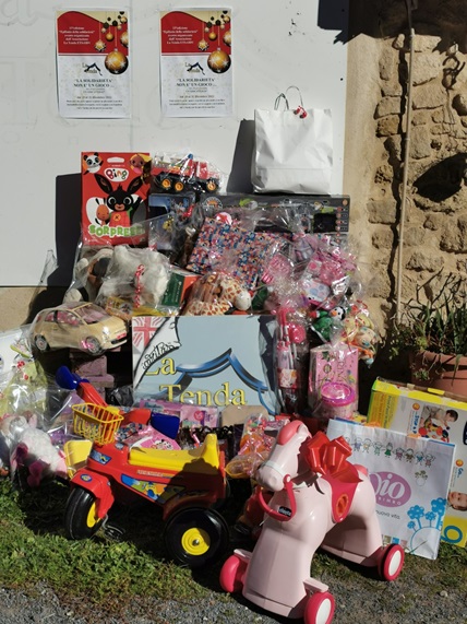 Enna, l’associazione La Tenda dona giocattoli ai bambini nel giorno dell’Epifania
