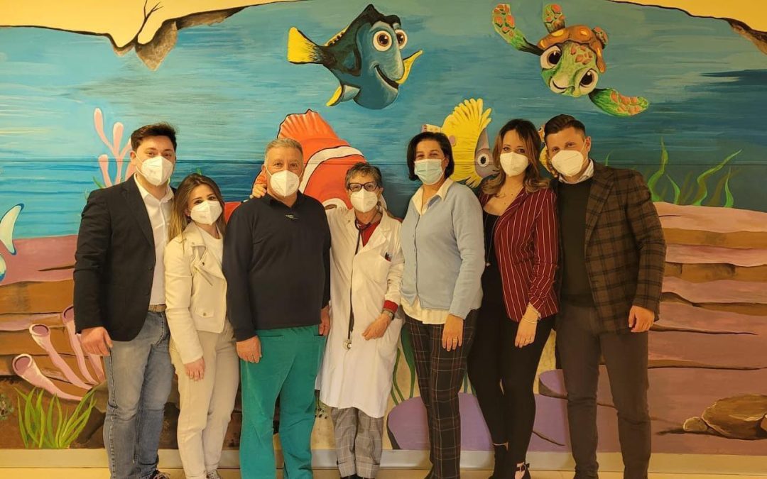 Regalbuto, un gruppo di giovani visita la Pediatria dell’ospedale Basilotta di Nicosia e dona uova di Pasqua ai bambini