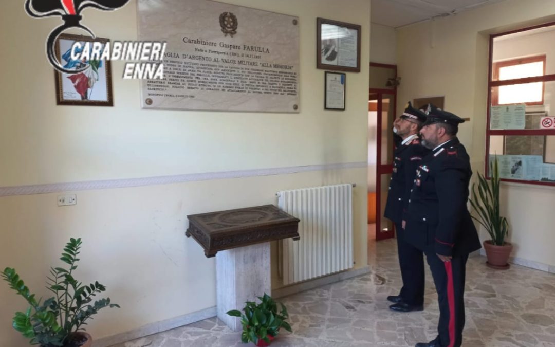 Pietraperzia, i Carabinieri rendono gli onori al militare Gaspare Farulla, Medaglia d’Argento al Valor Militare