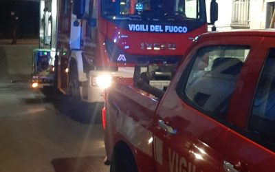 Incendio, due coraggiosi leonfortesi si sbracciano e salvano la vita a una donna, aiutati dalla polizia, da un agente fuori servizio e dai Vigili del fuoco