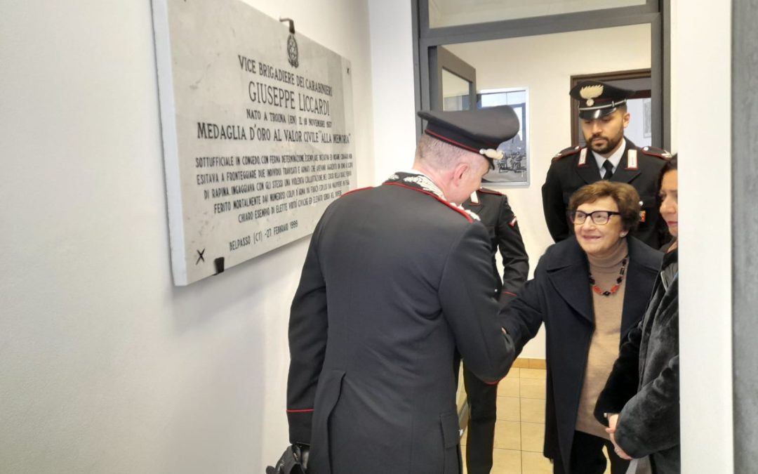 Enna, i carabinieri rendono onore alla memoria del carabiniere Giuseppe Liccardi, originario di Troina