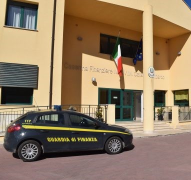 Frodi e riciclaggio del denaro, la GDF di Enna sequestra beni per 170 mila euro a un imprenditore