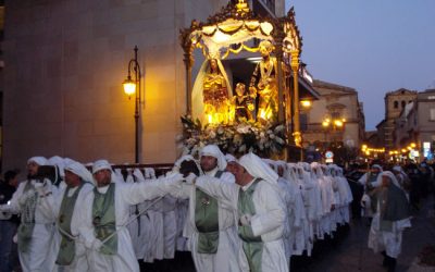 Enna, confraternita e parroco a lavoro per San Giuseppe