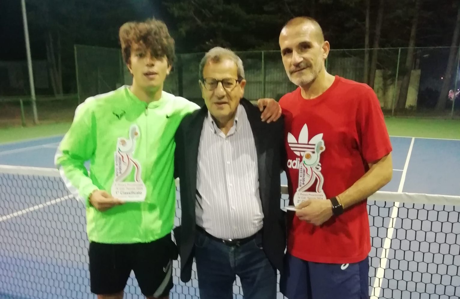 I finalisti con il presidente del Tennis club Leonforte, Mario Dottore