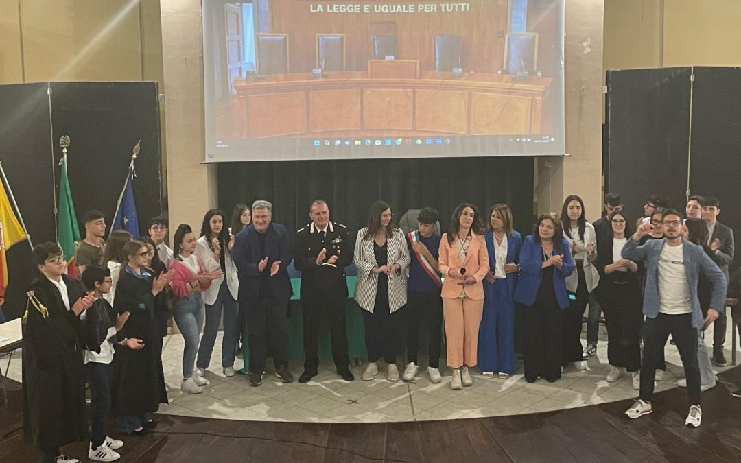 Scuola a Leonforte, alunni del Dante Alighieri impegnati in un “processo simulato”