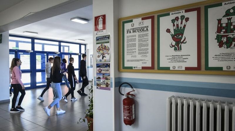 Gli idonei del Concorso 2020 del Ministero dell’Istruzione e del Merito chiedono chiarezza e rispetto dei diritti: Flash Mob a Palermo il 30 agosto