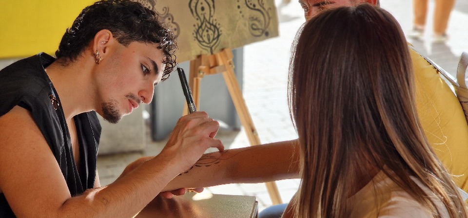 Sicilia Outlet Village: dallo shopping alla charity, dall’intrattenimento all’armocromia
