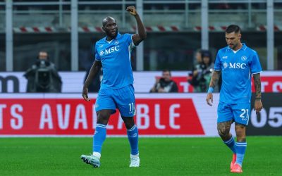 Il Napoli vola con Lukaku e Kvara, piegato 2-0 il Milan