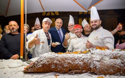 Cannolo da record a Palermo, misura 30 metri di lunghezza