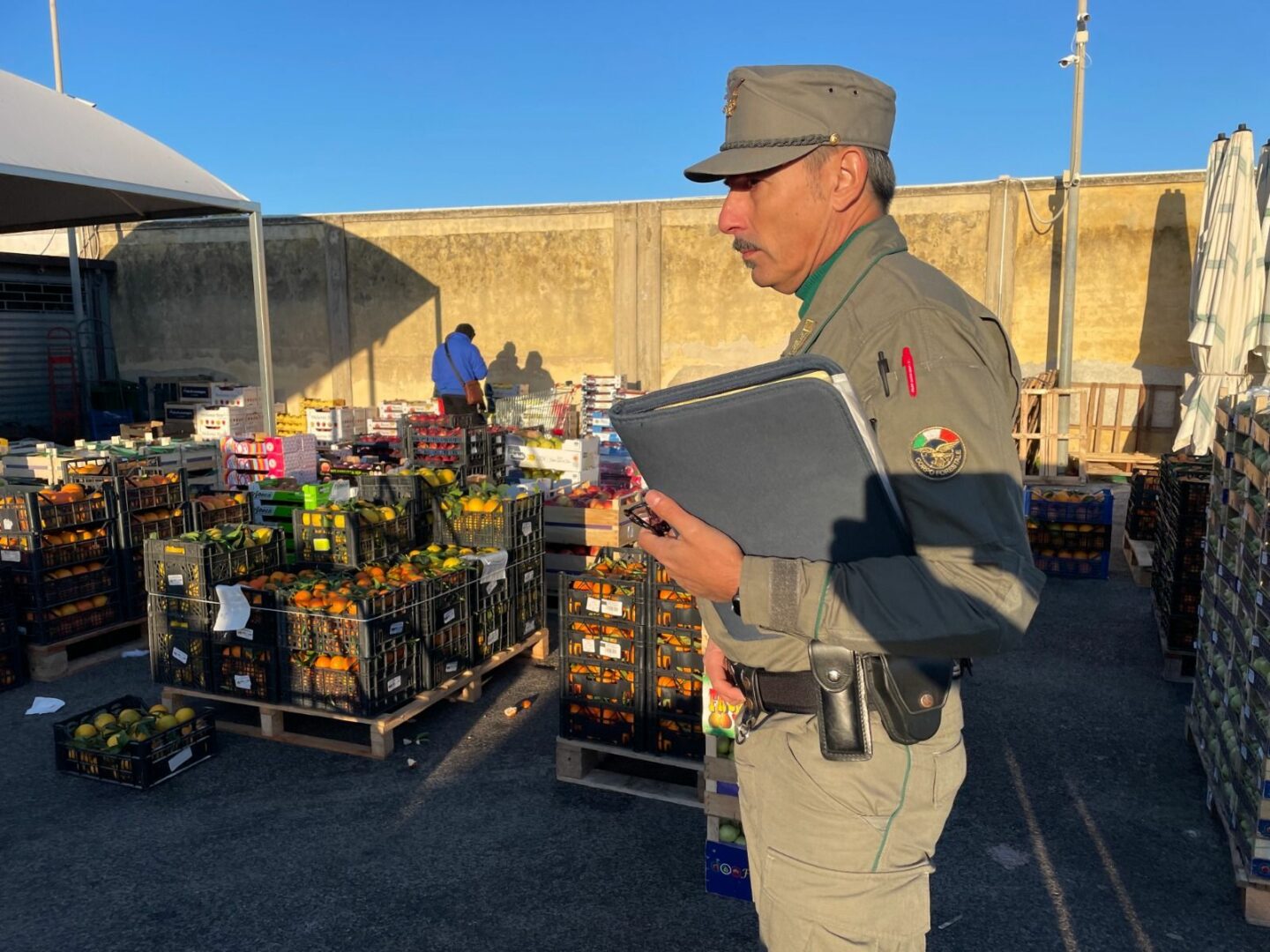 Sequestri al mercato di Siracusa, Schifani “Tuteliamo il made in Sicily” Sequestri al mercato di Siracusa, Schifani “Tuteliamo il made in Sicily”
