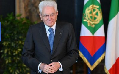 Visita a sorpresa di Mattarella a Caivano, messa nel Parco Verde