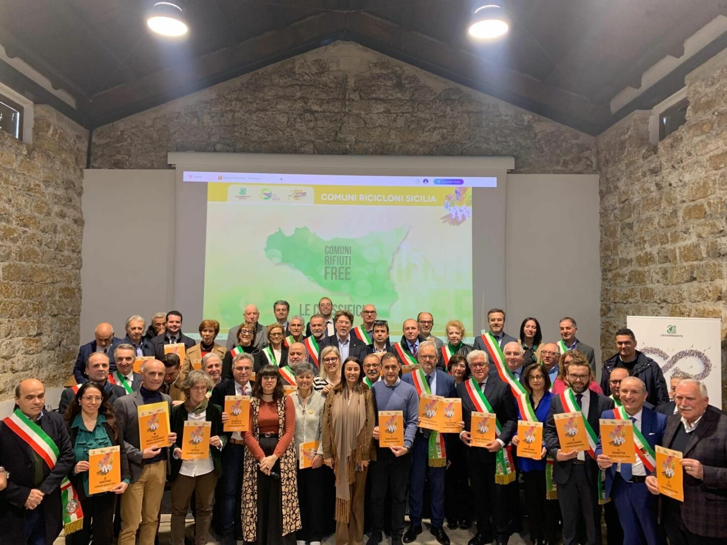 Sicilia sempre più “riciclona”, premiati 98 Comuni Rifiuti Free Sicilia sempre più “riciclona”, premiati 98 Comuni Rifiuti Free