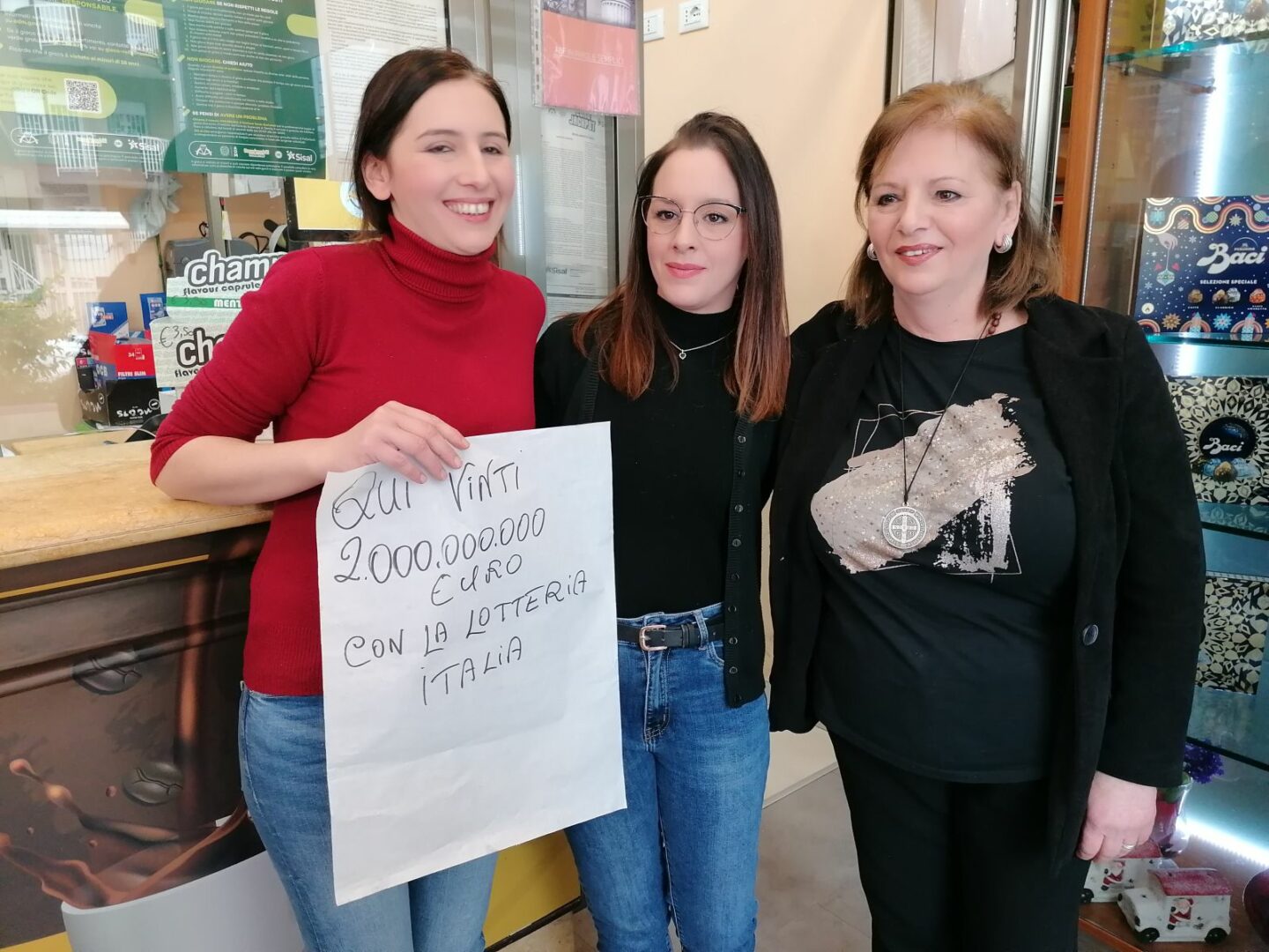 Festa a Palermo, vinti 2 mln della Lotteria Italia in una pasticceria “Siamo felici” Festa a Palermo, vinti 2 mln della Lotteria Italia in una pasticceria “Siamo felici”