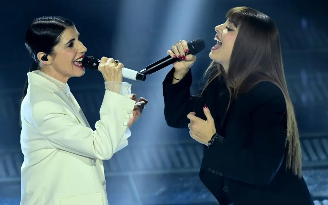Sanremo, Giorgia e Annalisa vincono la serata cover. All’Ariston il ciclone Benigni e l’ironia di Cucciari