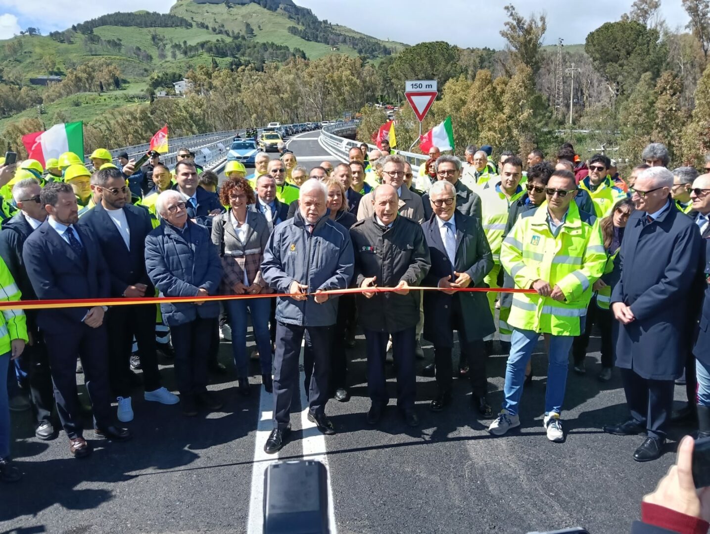Riapre lo svincolo di Enna sulla A19, Schifani “Rimettiamo la Sicilia in moto” Riapre lo svincolo di Enna sulla A19, Schifani “Rimettiamo la Sicilia in moto”
