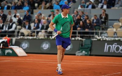 Sinner batte Djokovic 3-0, in finale al Roland Garros