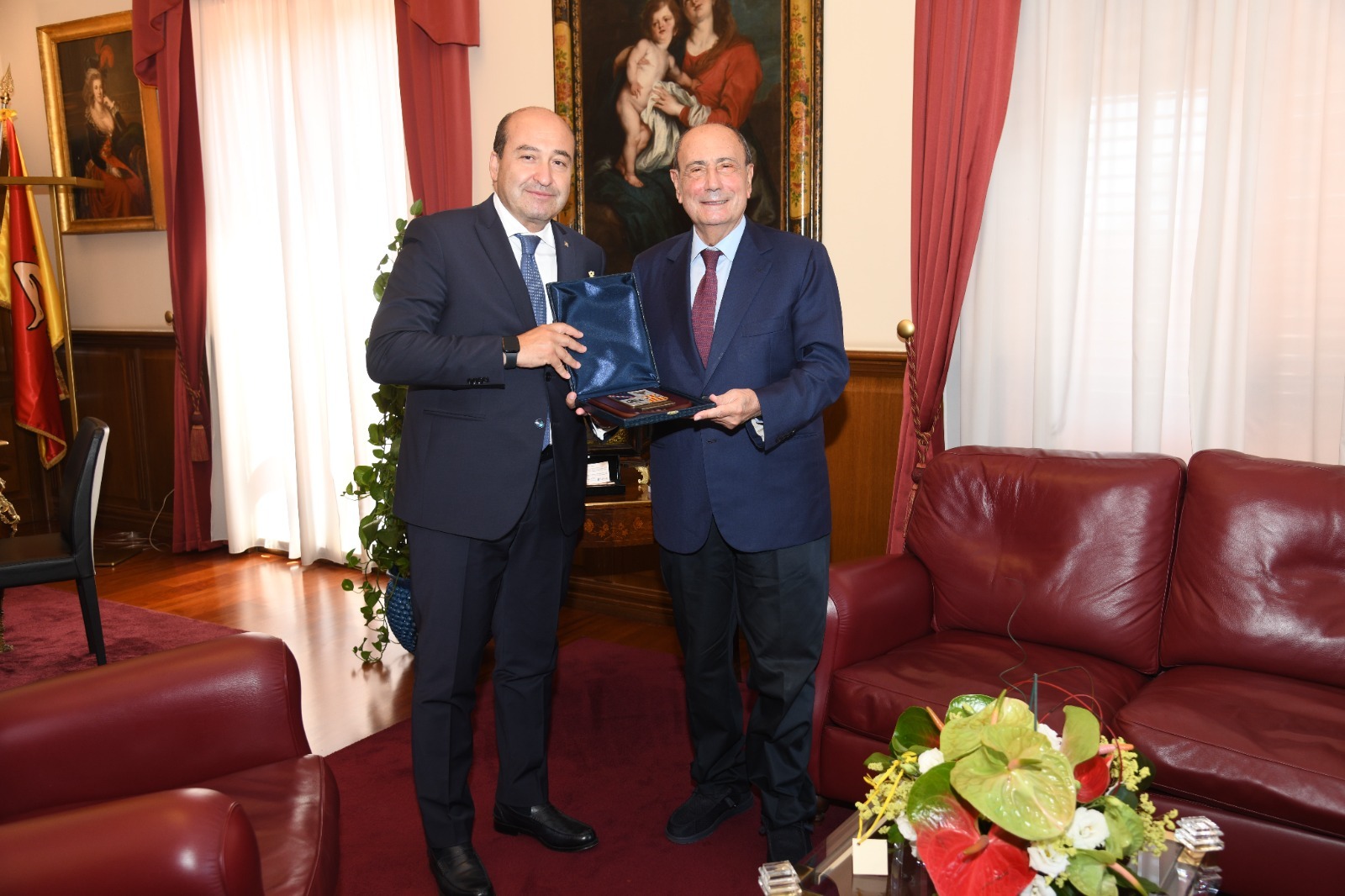 Schifani riceve il nuovo prefetto di Catania Pietro Signoriello Schifani riceve il nuovo prefetto di Catania Pietro Signoriello