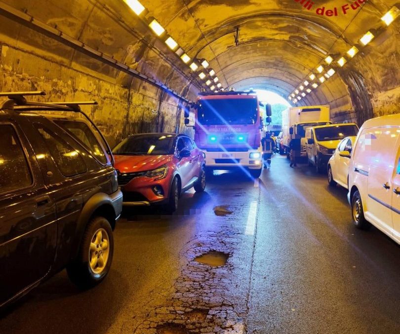 Maxi tamponamento sull’A20 Messina-Palermo, coinvolti 80 veicoli / Video