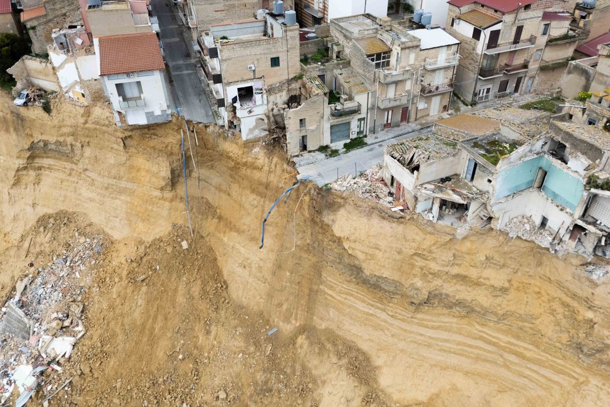 13 indagati per la frana di Niscemi, ci sono anche gli ultimi 4 presidenti della Regione Siciliana