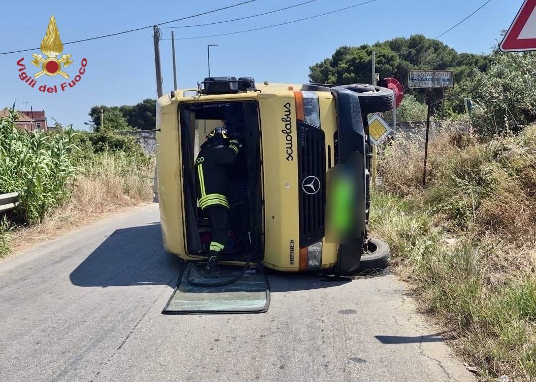 Scontro tra uno scuolabus e un’auto a Mazara del Vallo, 19 feriti tra cui 14 bambini