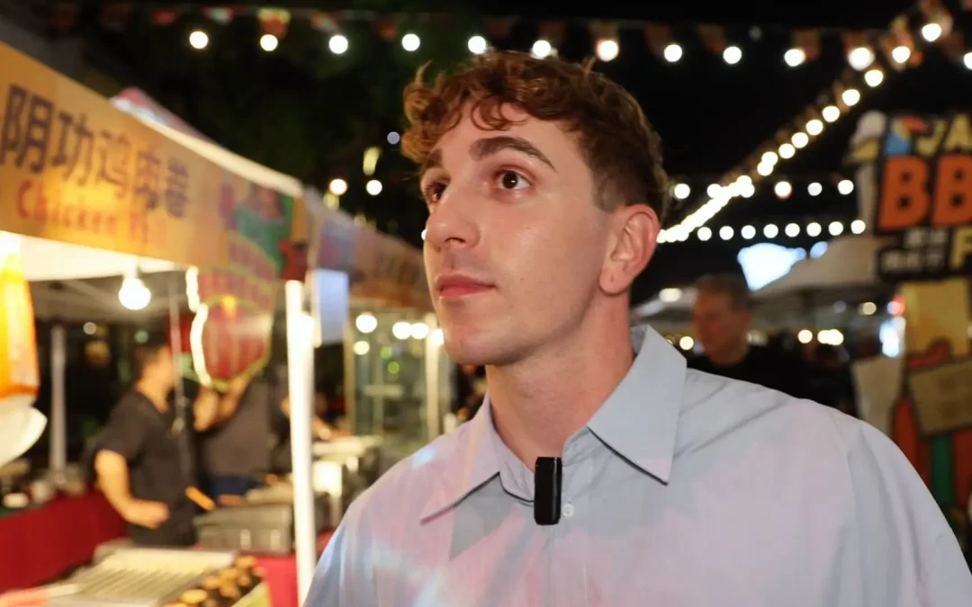 Cina, vlogger italiano alla scoperta della vita notturna a Shanghai