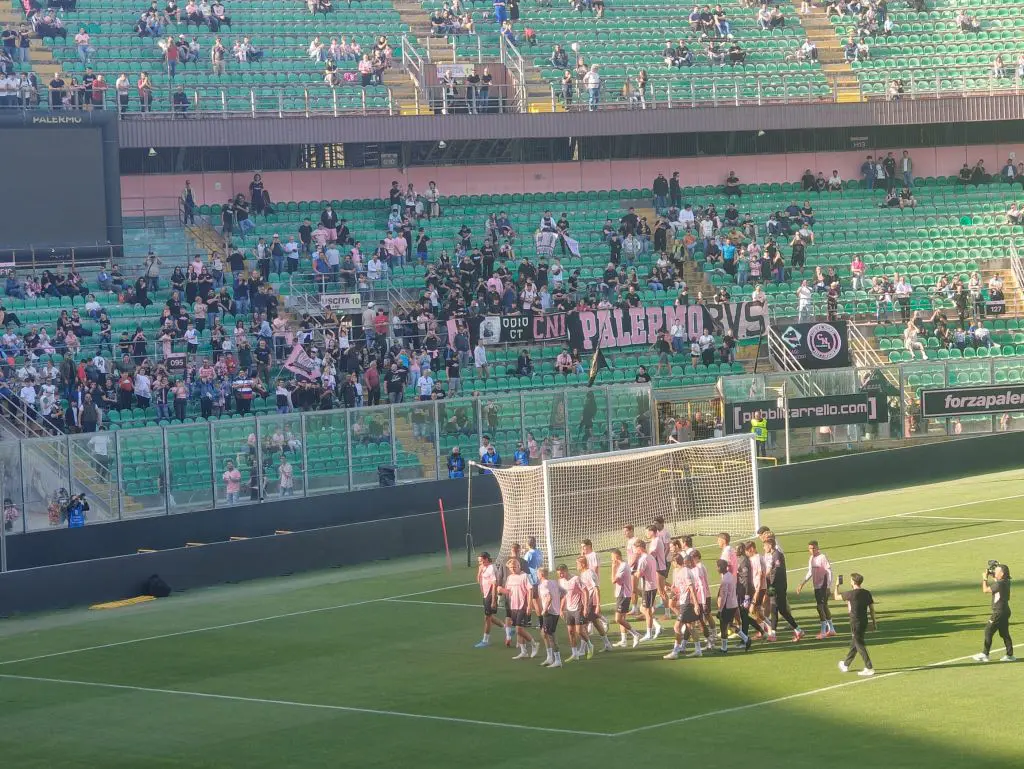 Palermo, in 4 mila per l’allenamento a porte aperte in vista play-off