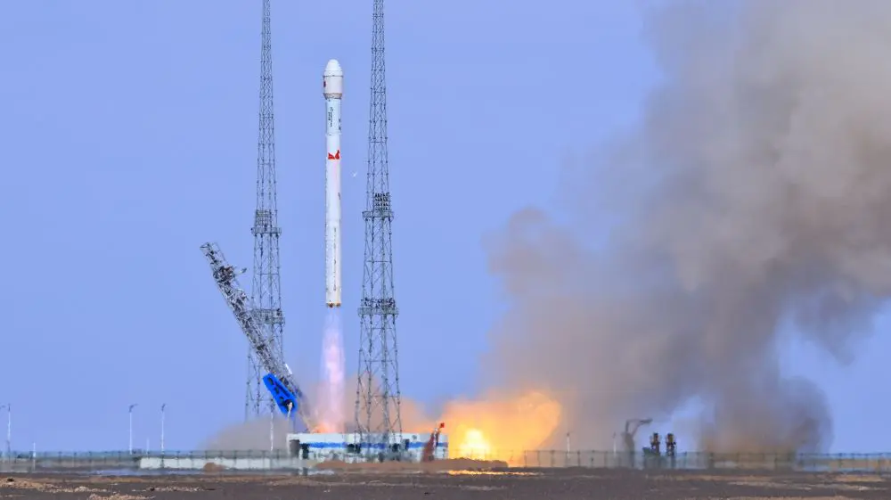 Cina, lanciati due nuovi satelliti nello spazio