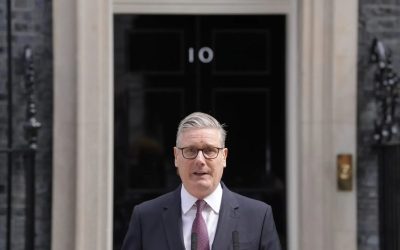 Uk, il premier Starmer annuncia le dimissioni