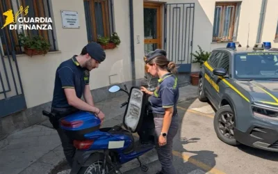 Scooter venduti come bici elettriche, maxi sequestro in tutta Italia / Video