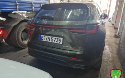 Auto di lusso clonate e destinate al mercato nero in Tunisia, sequestri a Palermo / Video