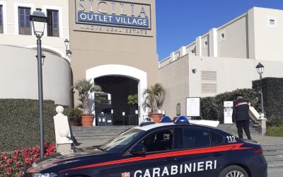 Sicurezza al Sicilia Outlet Village: i Carabinieri individuano la banda specializzata nei furti d’auto