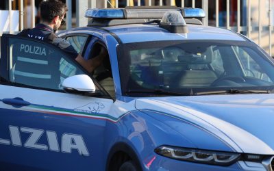Assalto ai poliziotti che cercano di fermare gara clandestina a Palermo: otto agenti feriti, due aggressori arrestati. Piantedosi “Grave perdita di senso civico”
