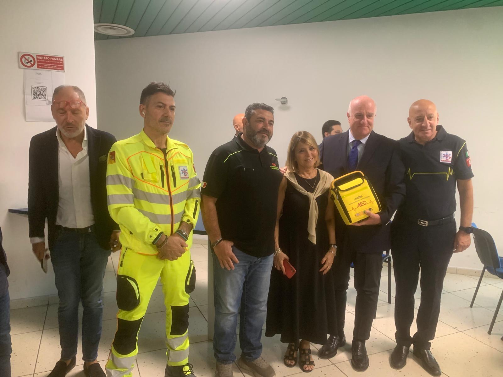 Consegnati defibrillatori a 202 comuni siciliani con popolazione inferiore ai 5.000 abitanti