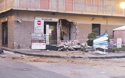 Clamorosa doppia spaccata a Catenanuova: sradicati due bancomat